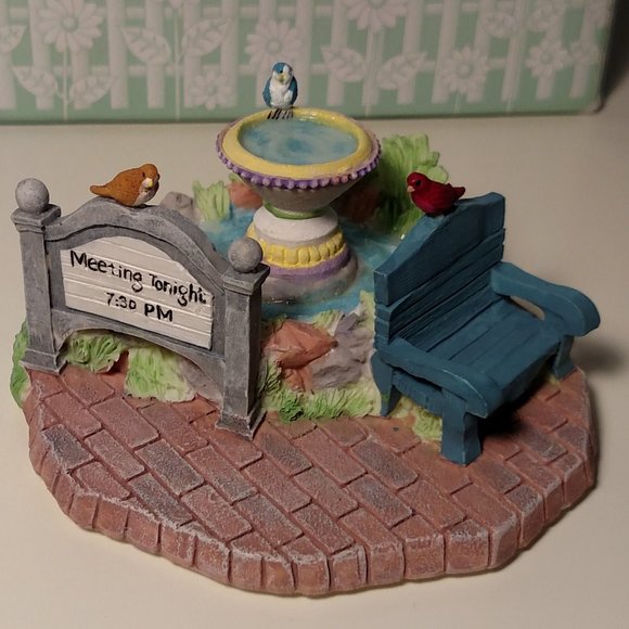 Vintage Avon 2003 Spring Valley Lighted Village Church & bench, excellent cond. - Picture 4 of 6